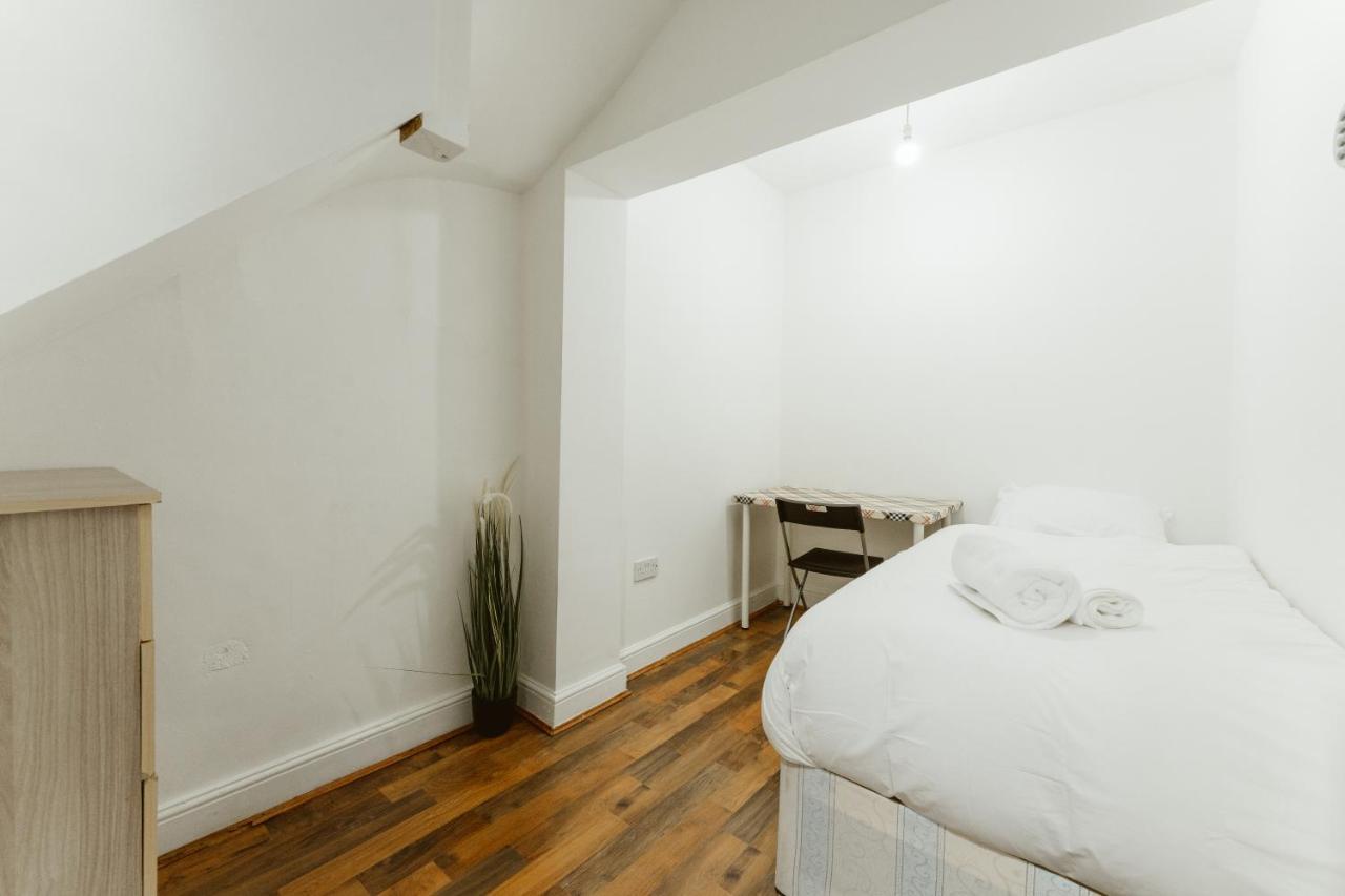 Upton Park Bedrooms 25 Min To Pensiune *