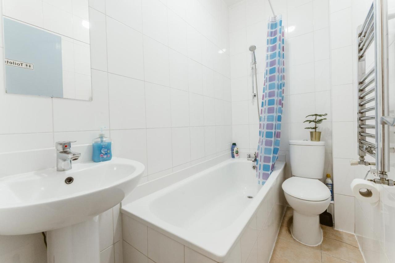 Upton Park Bedrooms 25 Min To Londra