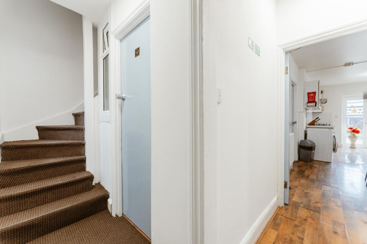 Upton Park Bedrooms 25 Min To Pensiune Londra