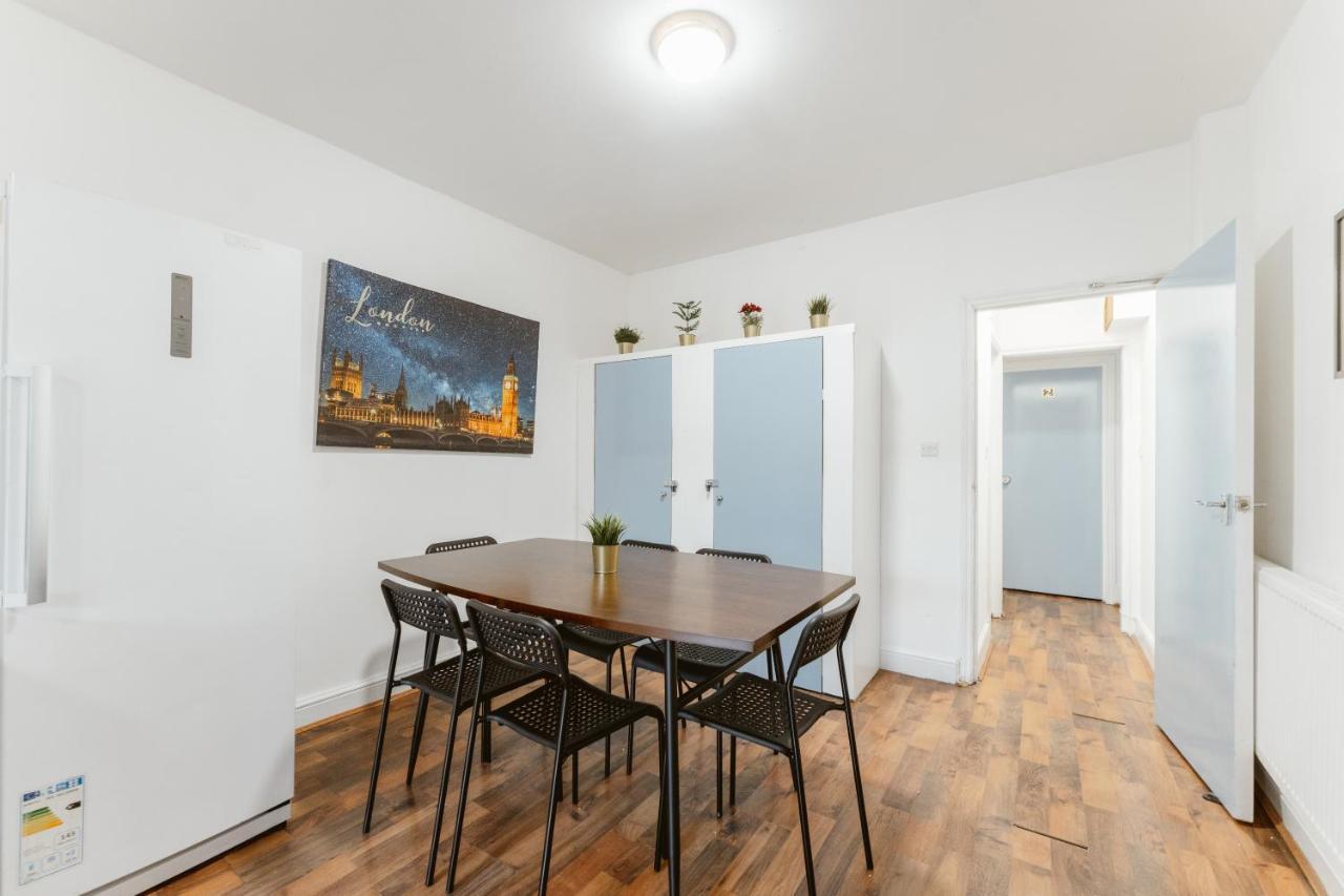 Pensiune Upton Park Bedrooms 25 Min To *