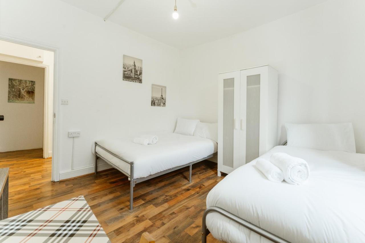 Upton Park Bedrooms 25 Min To Pensiune Londra
